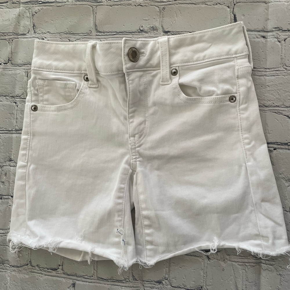 American Eagle Next Level Stretch White Shorts Size 00
